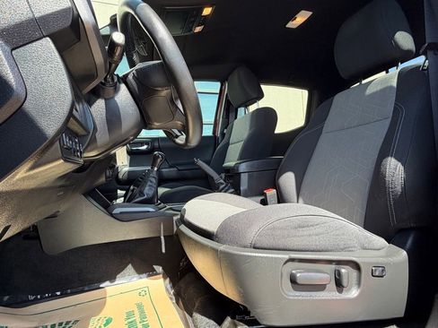 Used 2023 Toyota Tacoma TRD Off-Road w/ Technology Package image 9