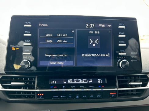 Used 2022 Toyota Sienna XLE image 20