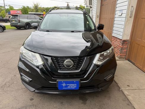 Used 2018 Nissan Rogue SV w/ Premium Package FWD image 8