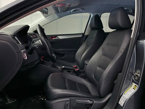 Used 2014 Volkswagen Jetta SE FWD image 18