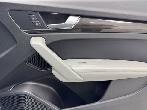 Used 2018 Audi Q5 Prestige w/ Prestige Package AWD/4WD image 45