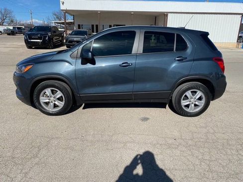 Used 2022 Chevrolet Trax LS w/ Tint and Cruise Package image 3