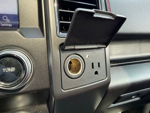 Used 2020 Ford F150 Lariat w/ Equipment Group 502A Luxury image 30