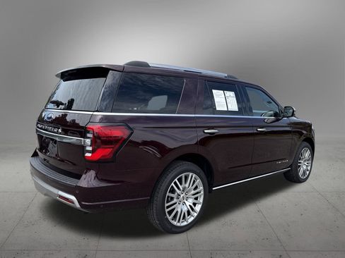Used 2024 Ford Expedition Platinum image 4
