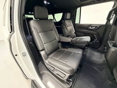 Certified 2022 Chevrolet Suburban LT w/ LT Signature Package image 30