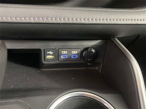 Used 2022 Toyota Highlander XLE image 23