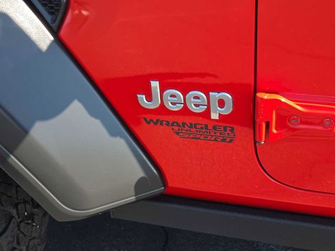 Used 2019 Jeep Wrangler Unlimited Sport S AWD/4WD image 15