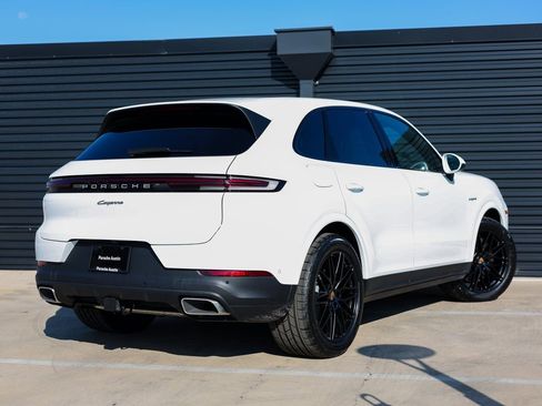 New 2025 Porsche Cayenne E-Hybrid image 7
