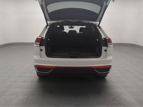 Used 2021 Volkswagen Atlas Cross Sport SE image 29