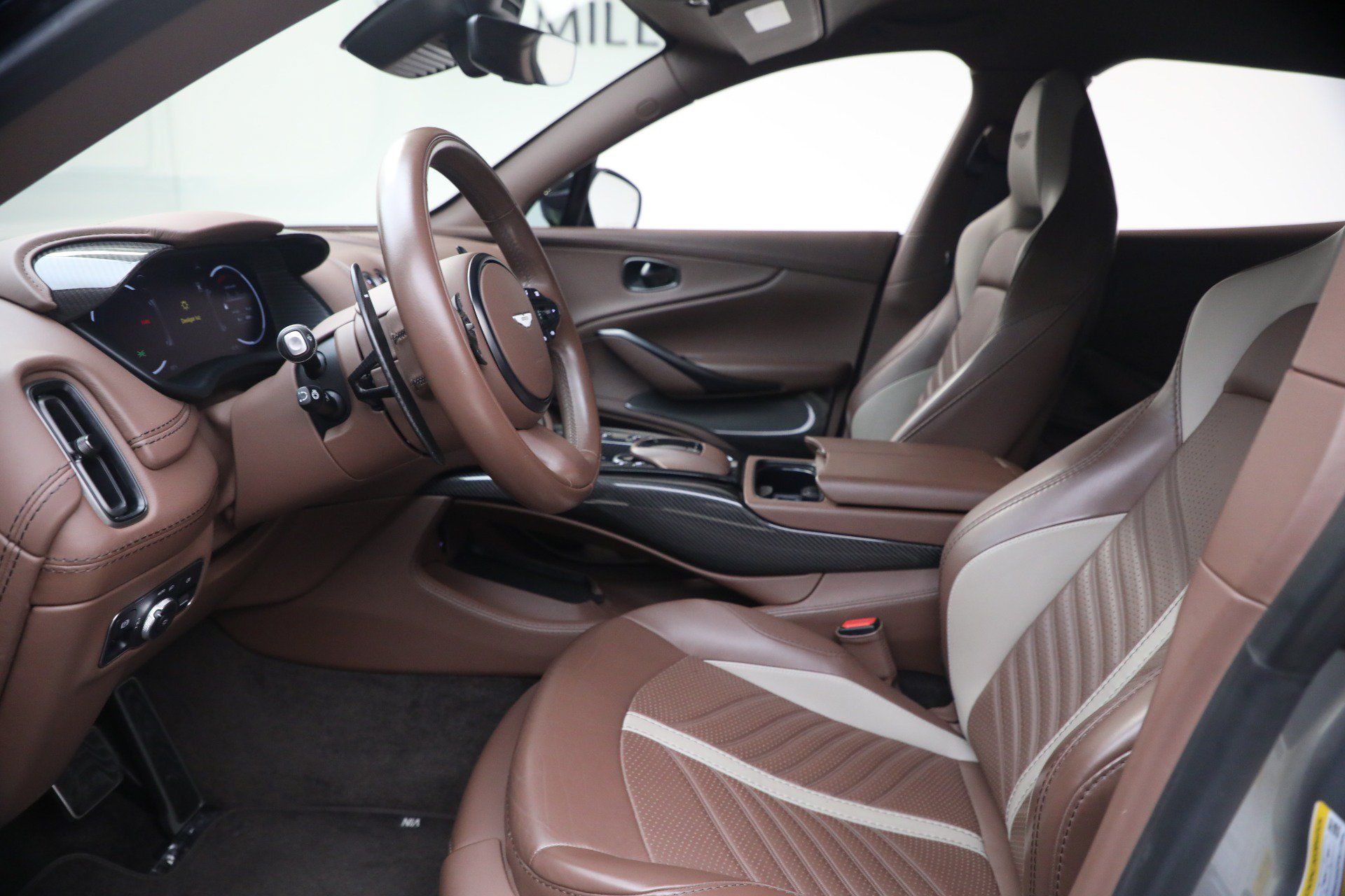 Used 2023 Aston Martin DBX 707 AWD/4WD image 13