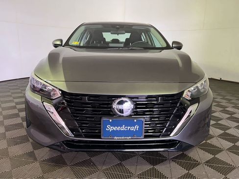 Used 2025 Nissan Sentra SV image 2