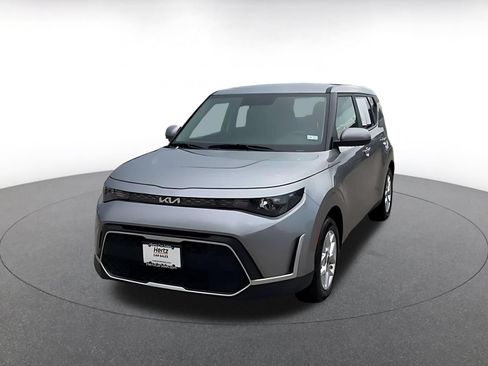 Used 2025 Kia Soul LX w/ LX Technology Package FWD image 7