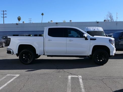 Used 2023 GMC Sierra 1500 AT4 w/ AT4 Preferred Package image 3