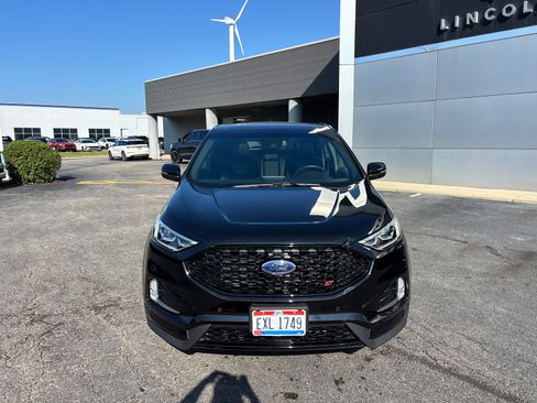 Used 2020 Ford Edge ST w/ Equipment Group 401A image 2