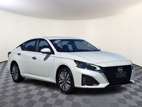 Used 2023 Nissan Altima 2.5 SV AWD/4WD image 1
