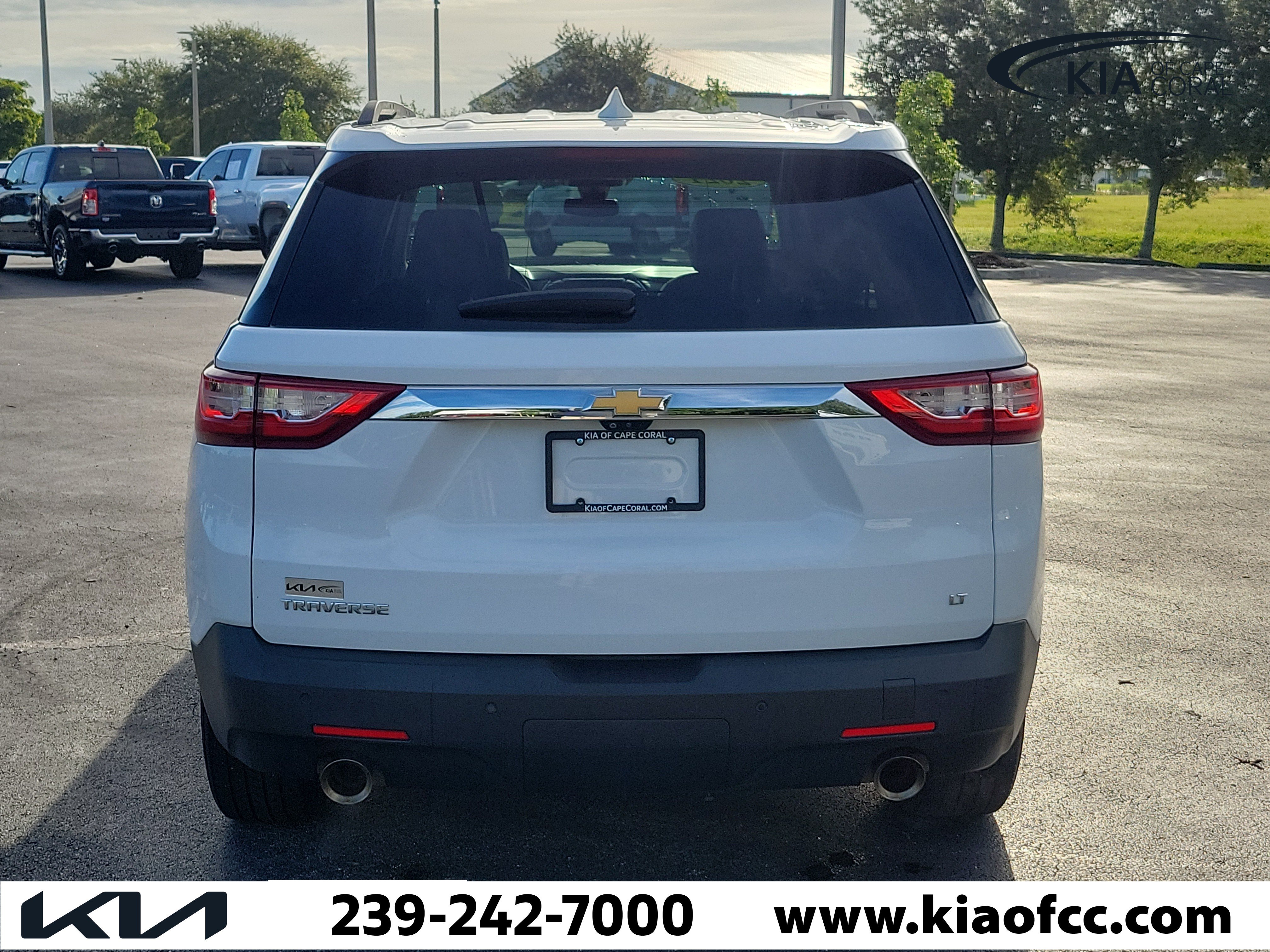 Used 2021 Chevrolet Traverse LT w/ LT Premium Package FWD image 5