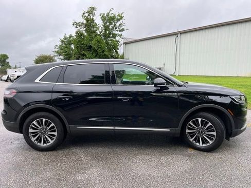 Used 2022 Lincoln Nautilus FWD w/ Premium Package image 7