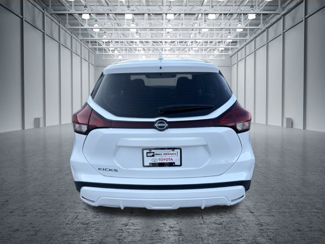 Used 2025 Nissan Kicks Play S FWD image 4