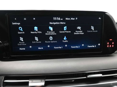 Used 2025 Hyundai Palisade Calligraphy image 17