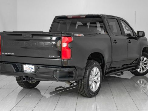Used 2019 Chevrolet Silverado 1500 Custom w/ Custom Value Package image 6