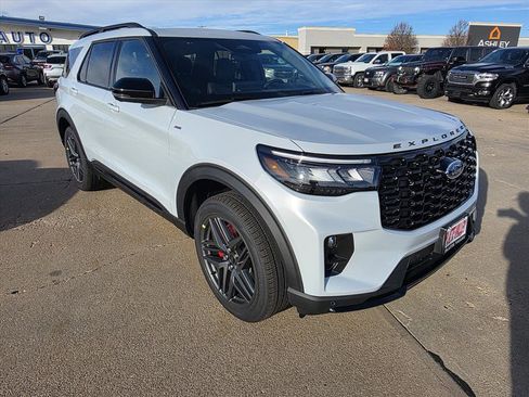 New 2026 Ford Explorer ST-Line w/ ST-Line Street Pack image 3