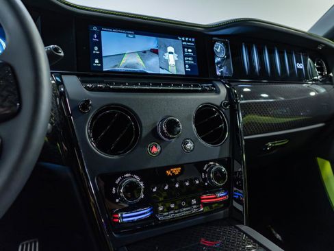 Used 2025 Rolls-Royce Cullinan Black Badge image 14