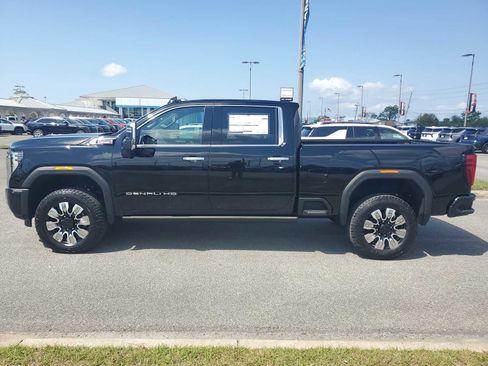 New 2026 GMC Sierra 3500 Denali w/ Denali Reserve Package AWD/4WD image 2