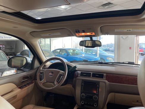 Used 2010 GMC Yukon XL SLT image 34