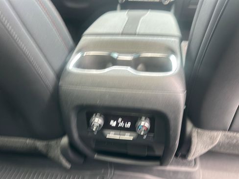 Used 2024 Chevrolet Traverse RS AWD/4WD image 15