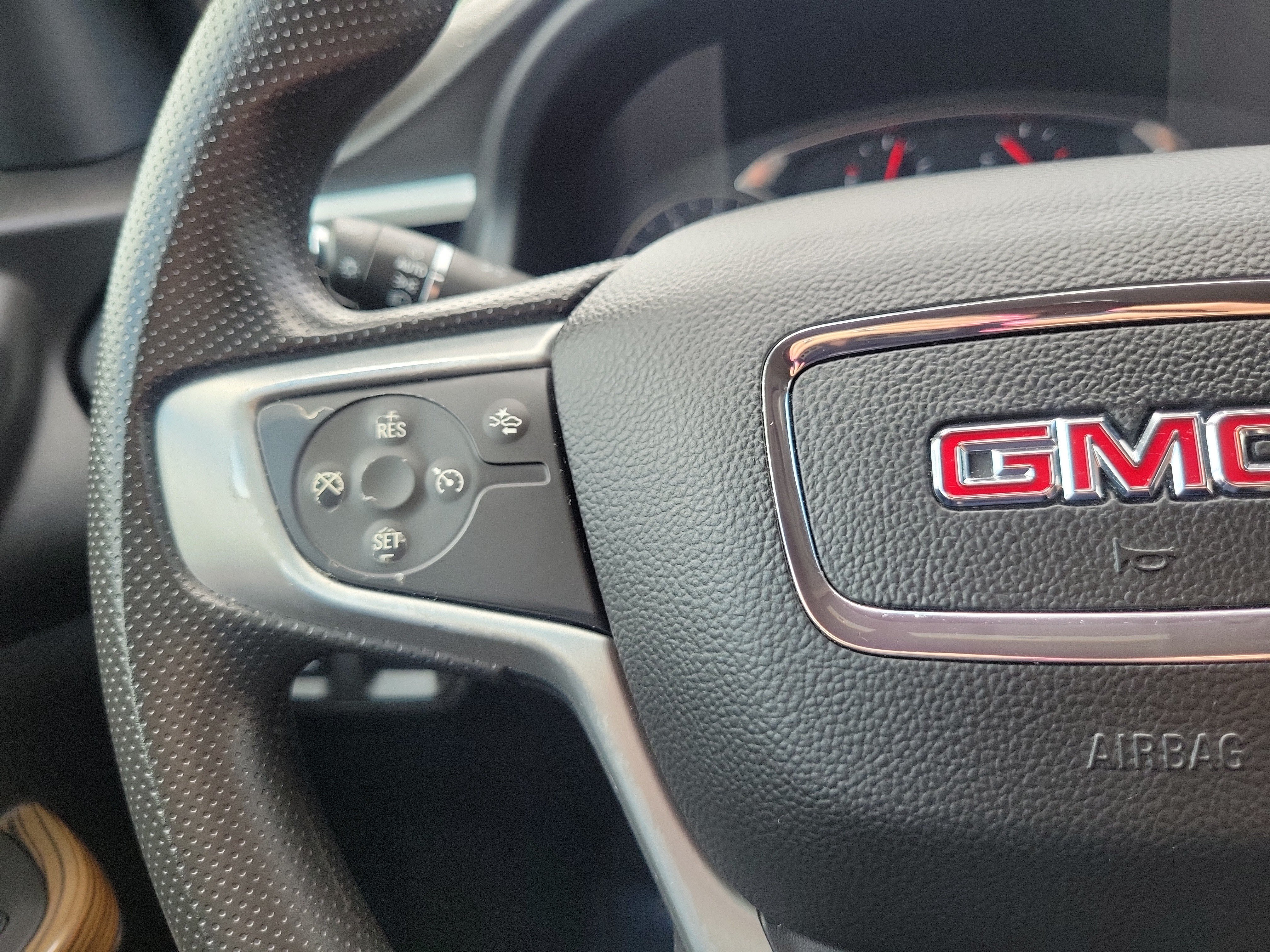 Used 2023 GMC Acadia SLE w/ Elevation Edition FWD image 17