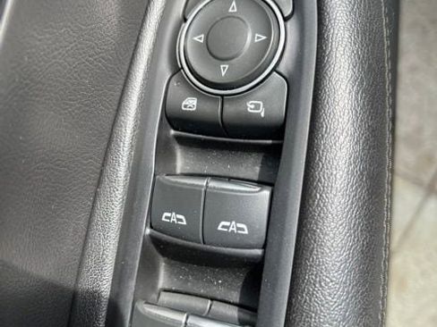 Used 2019 Cadillac XT5 Luxury AWD/4WD image 17