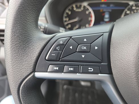 Used 2025 Nissan Altima 2.5 SV image 28