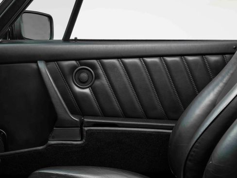 Used 1987 Porsche 911 Carrera RWD image 19