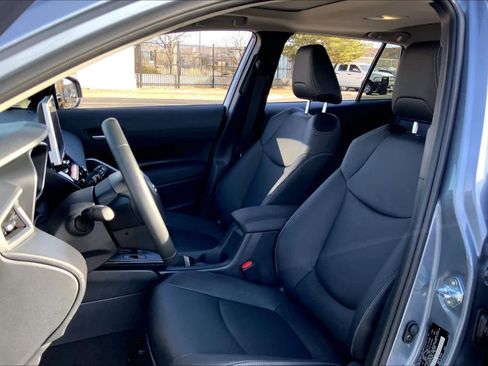 Certified 2026 Toyota Corolla Cross XLE image 8