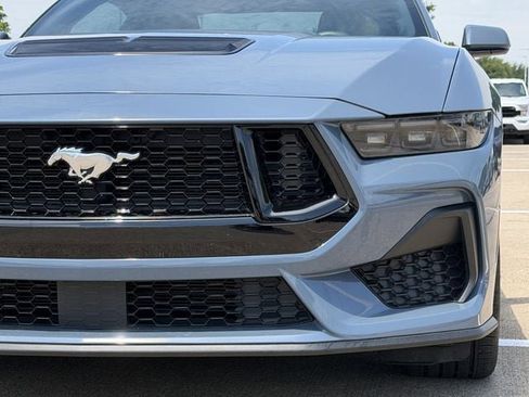 Used 2025 Ford Mustang GT Premium RWD image 8