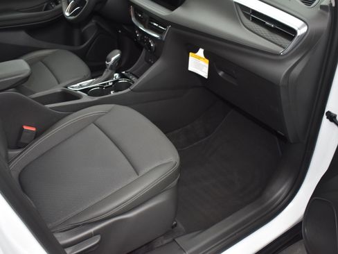 Used 2025 Buick Encore GX Preferred image 11