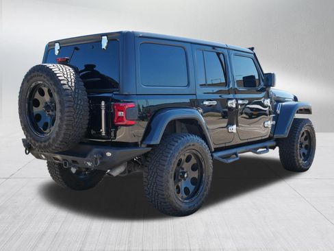 Used 2018 Jeep Wrangler Unlimited Sahara AWD/4WD image 7