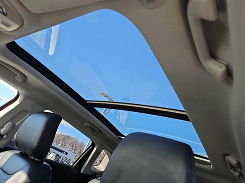 Used 2022 Jeep Compass Latitude w/ Sun and Sound Group image 15