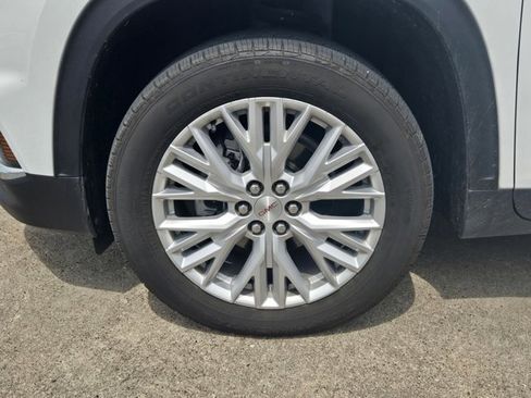 Used 2026 GMC Acadia Elevation w/ Elevation Premium Package FWD image 11