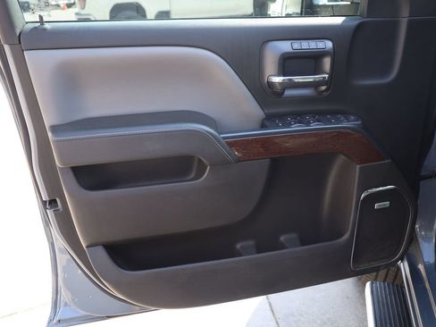 Used 2016 GMC Sierra 2500 SLT w/ Duramax Plus Package AWD/4WD image 10