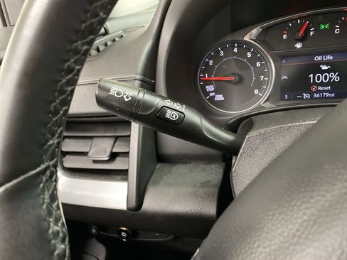 Used 2023 GMC Terrain SLT image 24