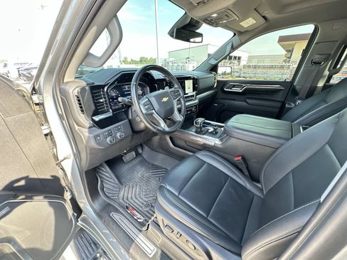 Used 2024 Chevrolet Silverado 1500 LTZ AWD/4WD image 10