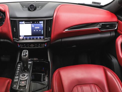 Used 2023 Maserati Levante GT image 29