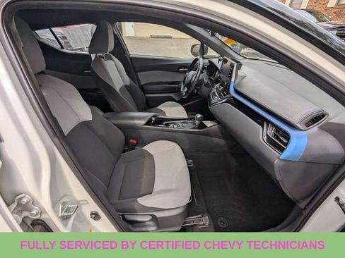 Used 2019 Toyota C-HR XLE image 20