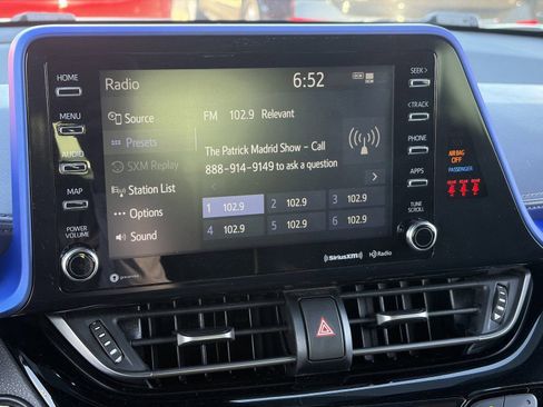 Used 2020 Toyota C-HR XLE FWD image 27