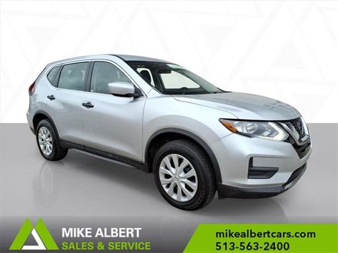 Used 2019 Nissan Rogue S image 1