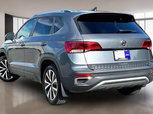 Used 2023 Volkswagen Taos SE FWD image 4