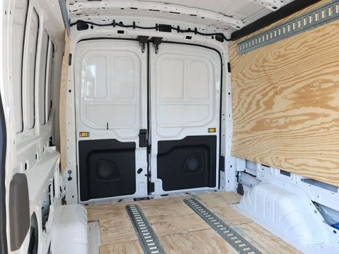 Used 2025 Ford Transit 250 148 Medium Roof RWD image 21