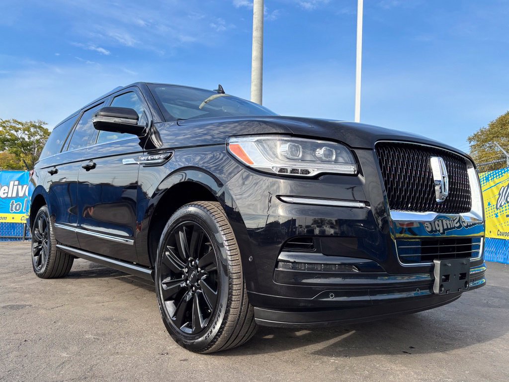 Used 2024 Lincoln Navigator Reserve w/ Monochromatic Package AWD/4WD image 40