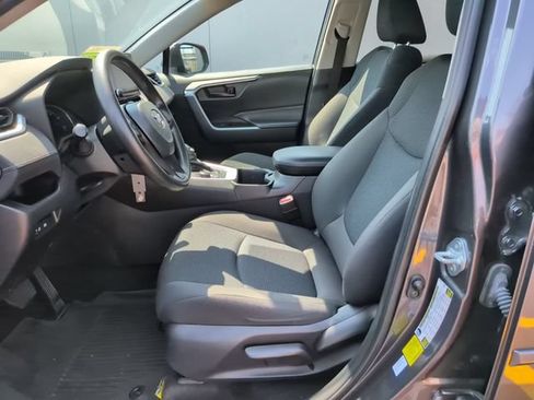 Used 2024 Toyota RAV4 LE AWD/4WD image 11